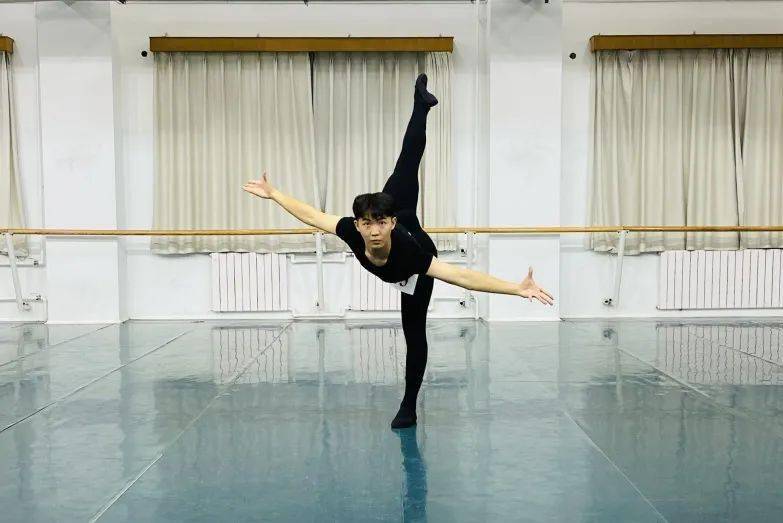 中央民族大学舞蹈学院2021级舞蹈表演班新生入学专业复测考核班主任