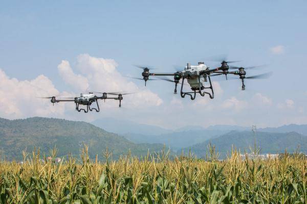 大疆农业无人机作业面积突破10亿亩次