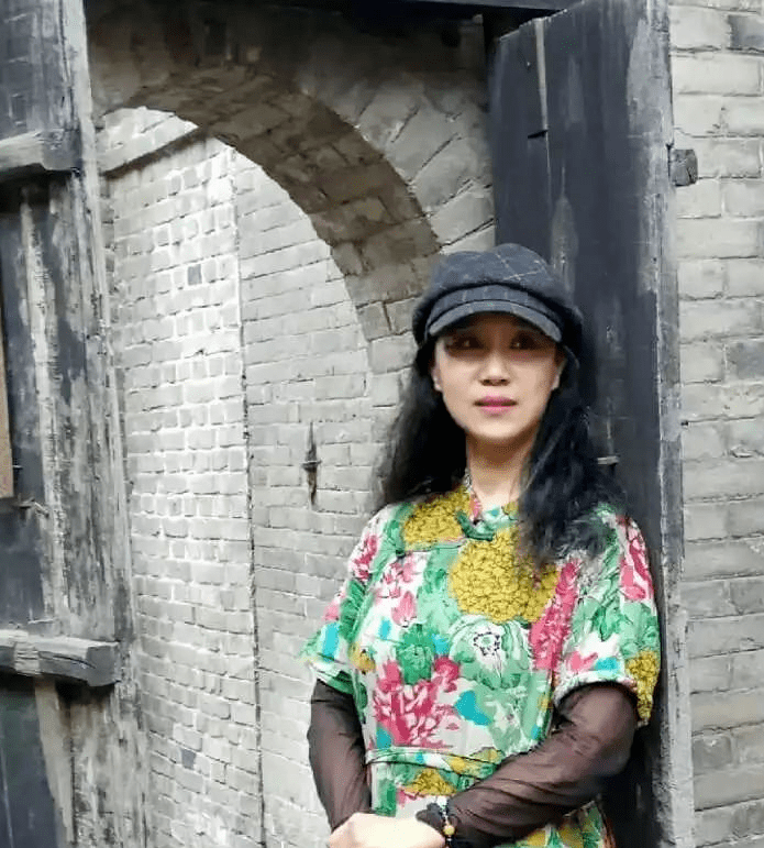 诗歌现场 | 林雪:南方兰花(组诗)_一朵花