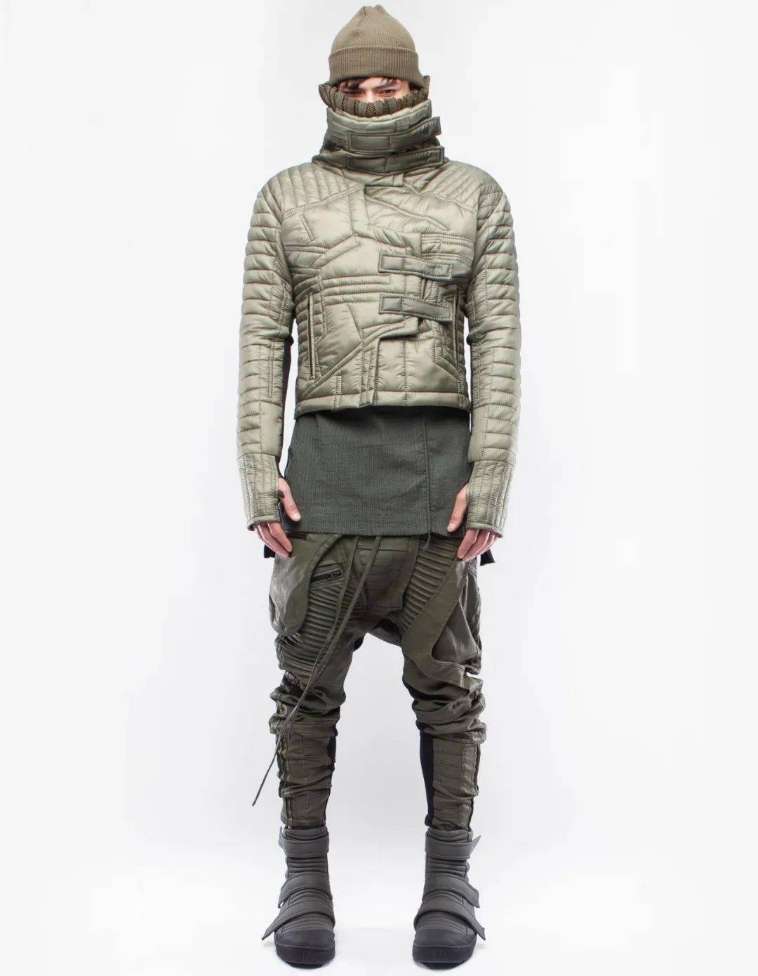 pop fashion | 这个品牌 完美还原末日幻想里的"沙丘"系穿搭!_服装