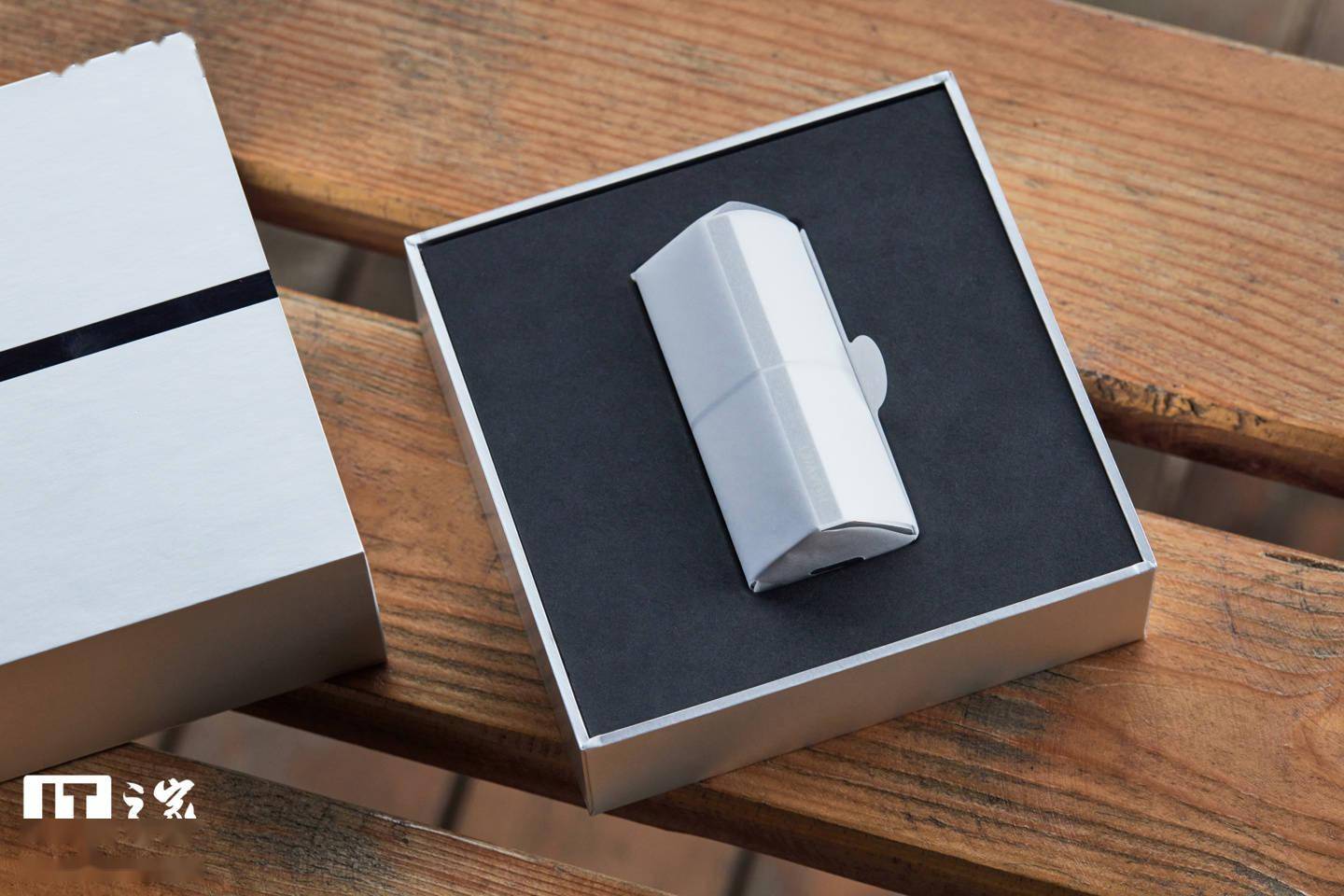 【IT之家开箱】华为 FreeBuds Lipstick 口红耳机图赏：声色由我