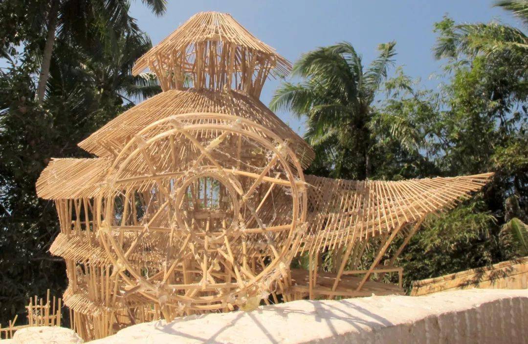 放弃纽约回到巴厘岛她造出的竹屋惊艳全世界看完这一切真服