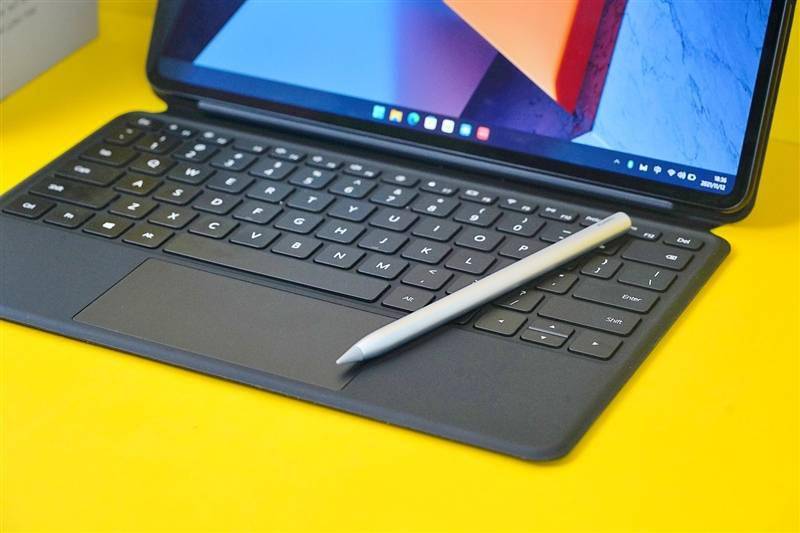 OLED首秀够出色！新款华为MateBook E首发评测：轻薄办公非它莫属