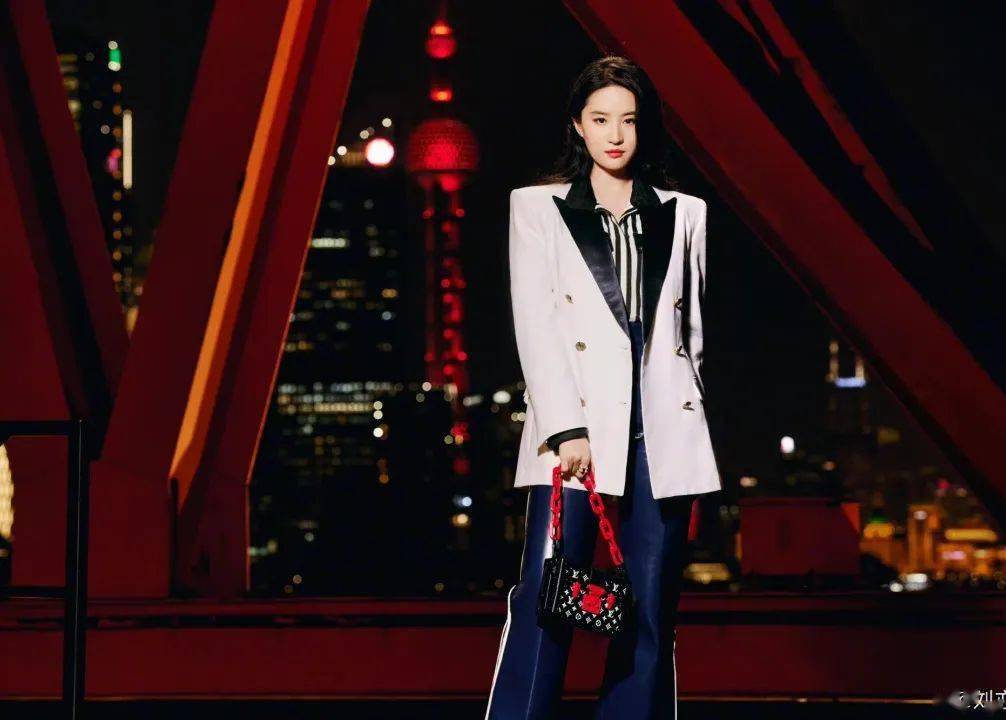 路易威登 这是属于Louis Vuitton女孩的时尚之夜