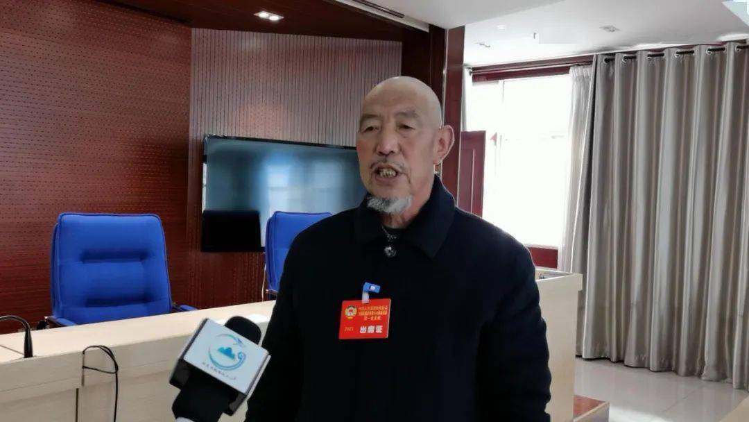 聚焦两会县政协委员分组讨论县委书记何存鹏讲话县政协常委会工作报告