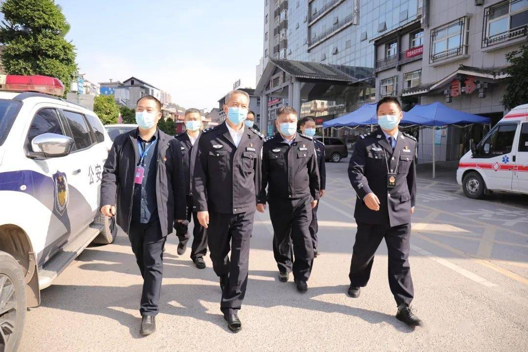 11月19日,省公安厅治安管理总队长夏晓鸥一行,在市公安局党委副书记