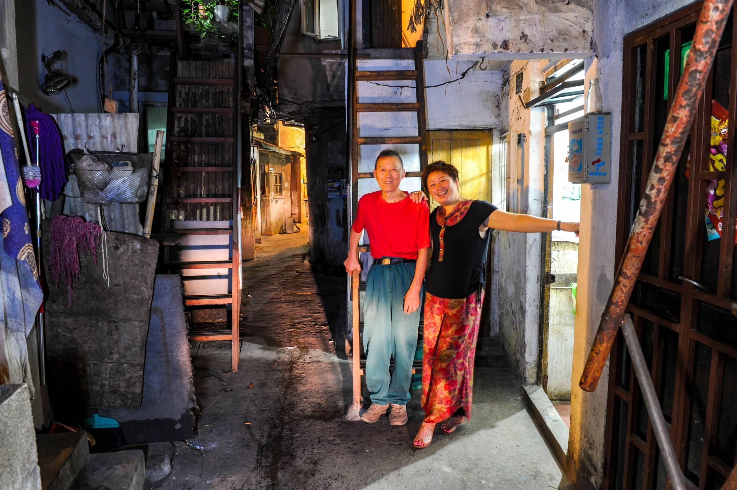 上海|摄影家楼定和过世：上海“另一半人的生活”的影像如何不散失