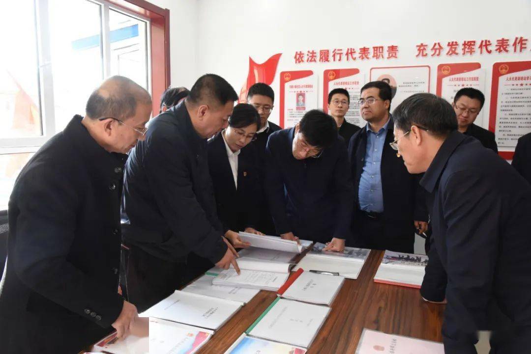 【微石楼】县委书记王廷洪深入辛关镇,义牒镇,灵泉镇宣讲党的十九届六
