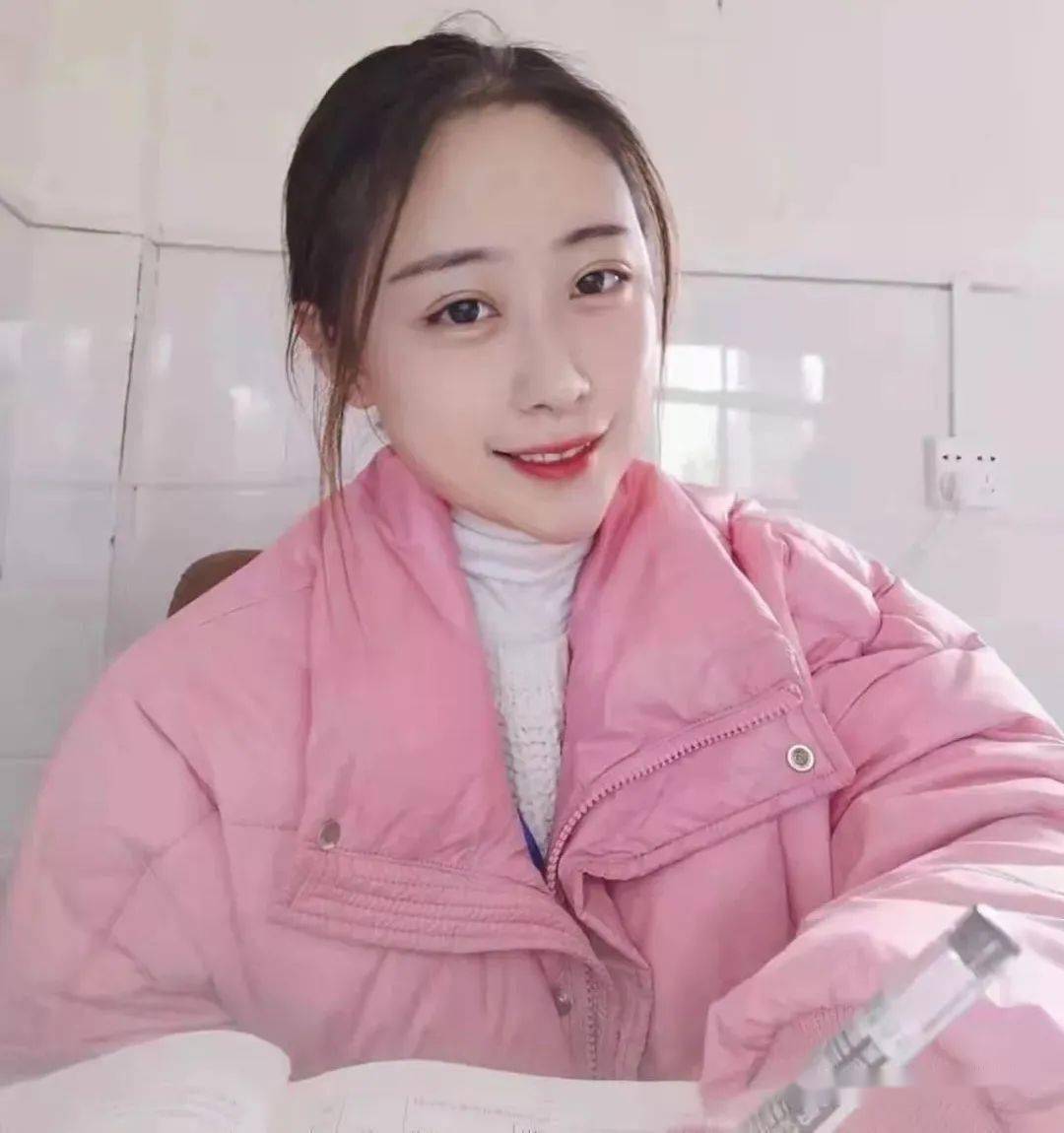 静下心来教书潜下心来育人东明县清华园学校优秀教师李亚鑫风采展示