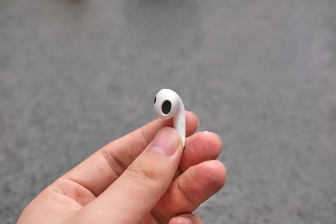 只卖一百多块钱的华强北 AirPods 3，体验到底怎么样？