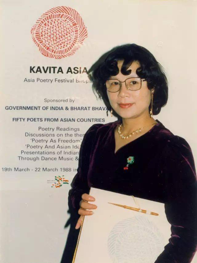 陆萍两本新诗集有一种被灼烧甚至是锐器刺插的不可抵御的疼痛