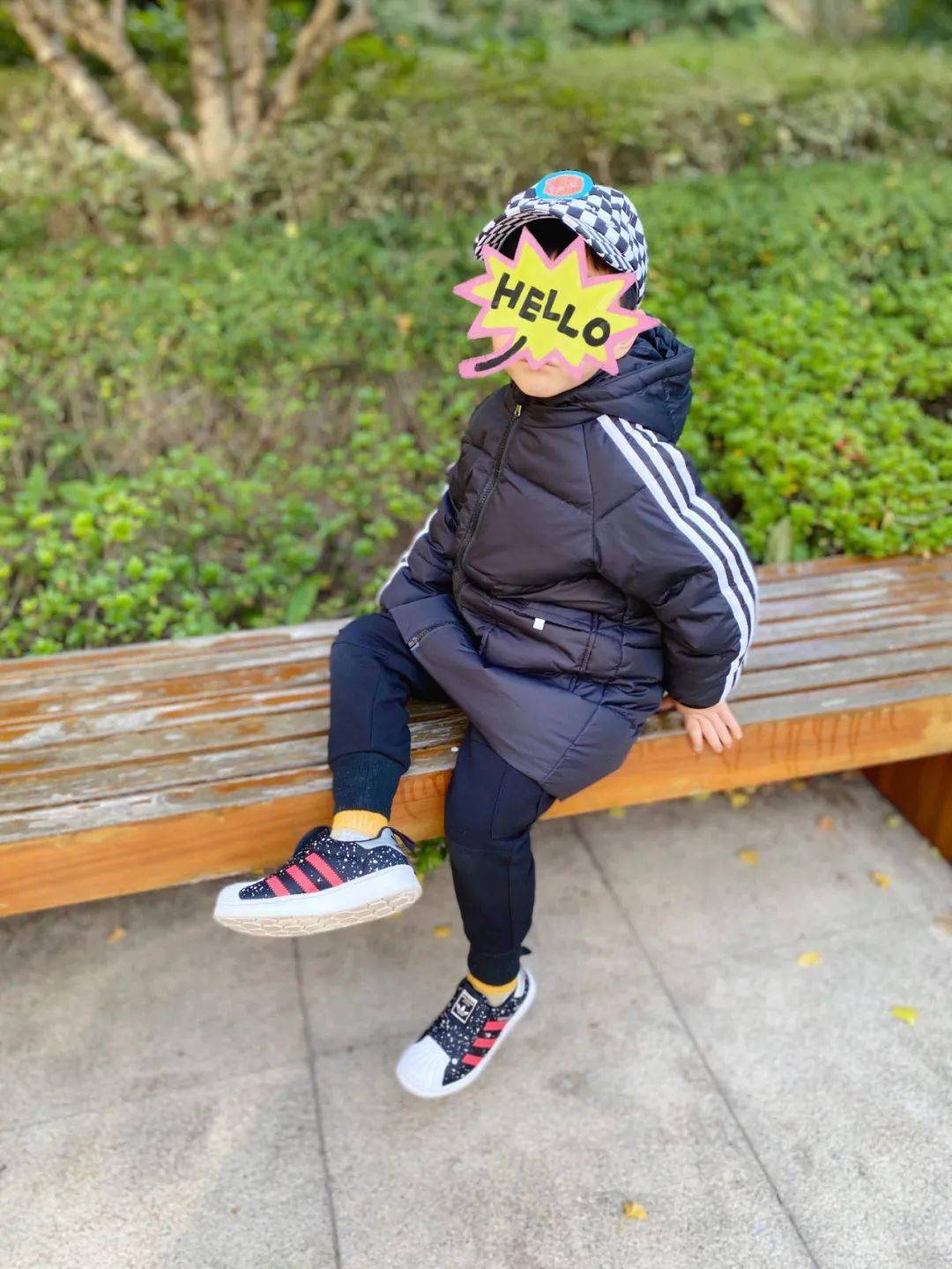 产品 99元给娃收中长款羽绒服，90%鸭绒，我先抢为敬！