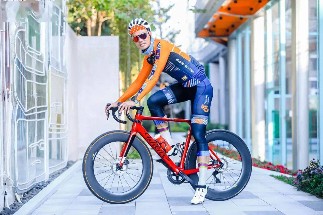 本周末11月20日,renson然颂特别邀请了中国职业自行车手徐刚先生作为