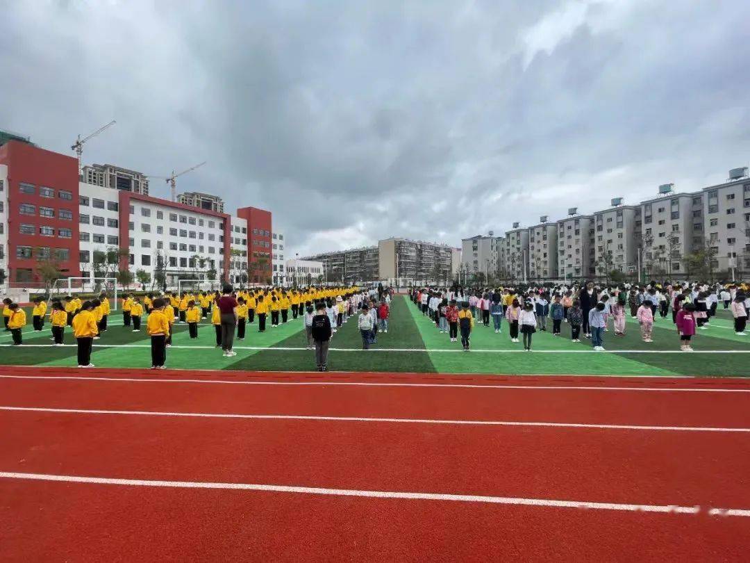 最好的我们99学子引路人_小海