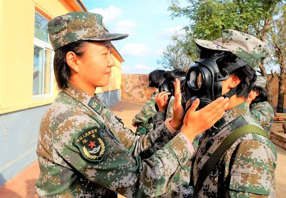 陆军女兵训练图片图片