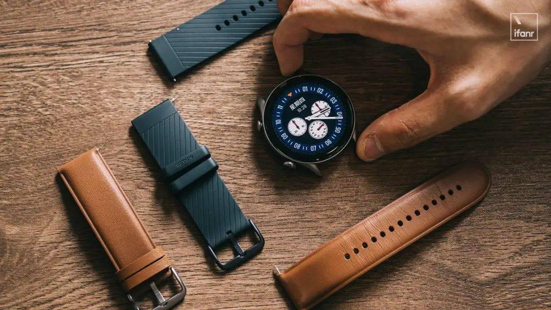 Amazfit GTR 3 Pro 体验：两周一充，千元售价，还新增了血压筛查