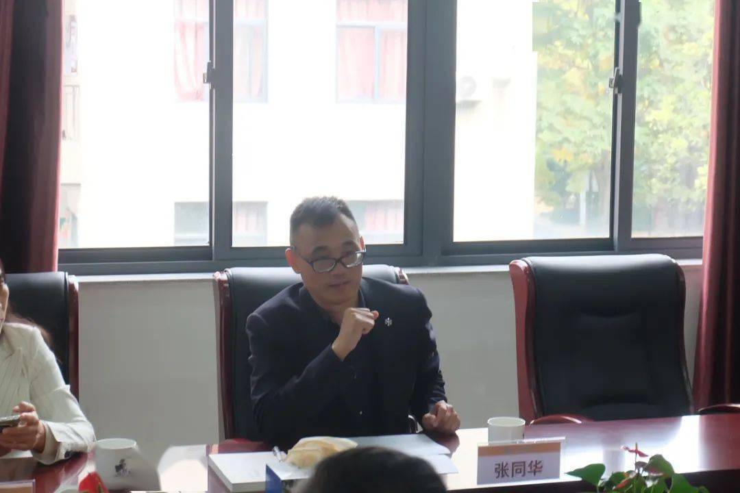 调研伊始,文昌中学马齐明校长关于文昌中学的办学情况及其高三课堂