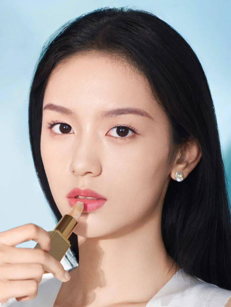 面的女明星们亲身力证“腮红是妆的灵魂”！