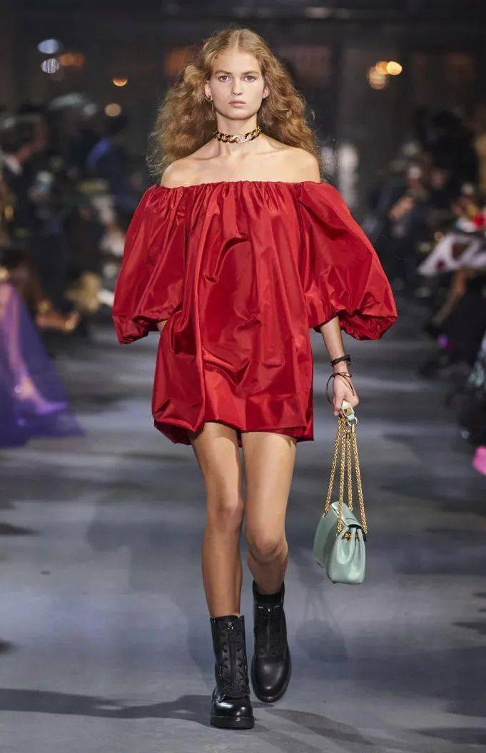 色调 2022春夏女装流行色T台分析