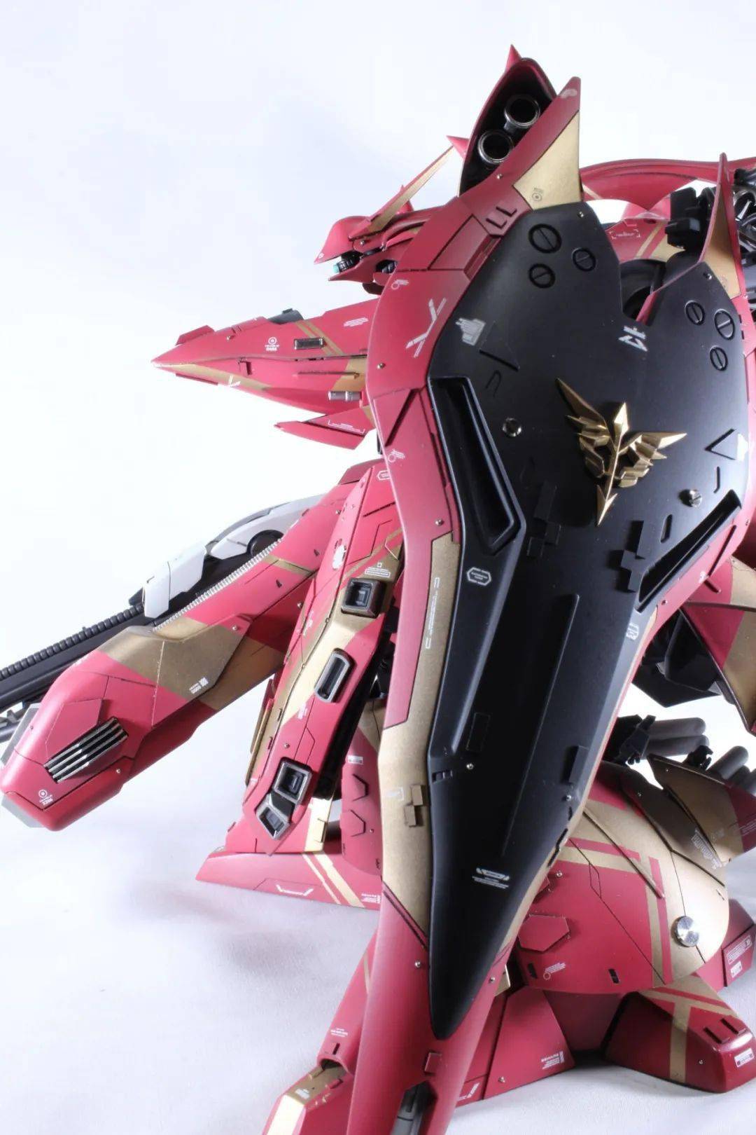 超大号hg夜莺细节改造不一样的配色涂装