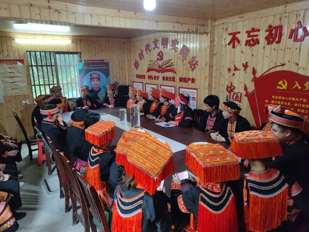 优秀来认识一下来宾85后党代表李富权