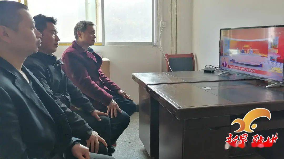 (实习|吕小清 向勇嘉 甘胜男 各通讯员)大家都关注周重颜与鲍礼彬座谈