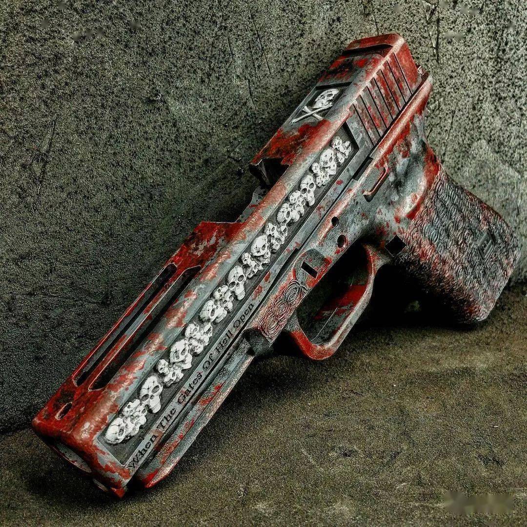 【以枪械为画布】暗黑系心灵画师的冷傲大作