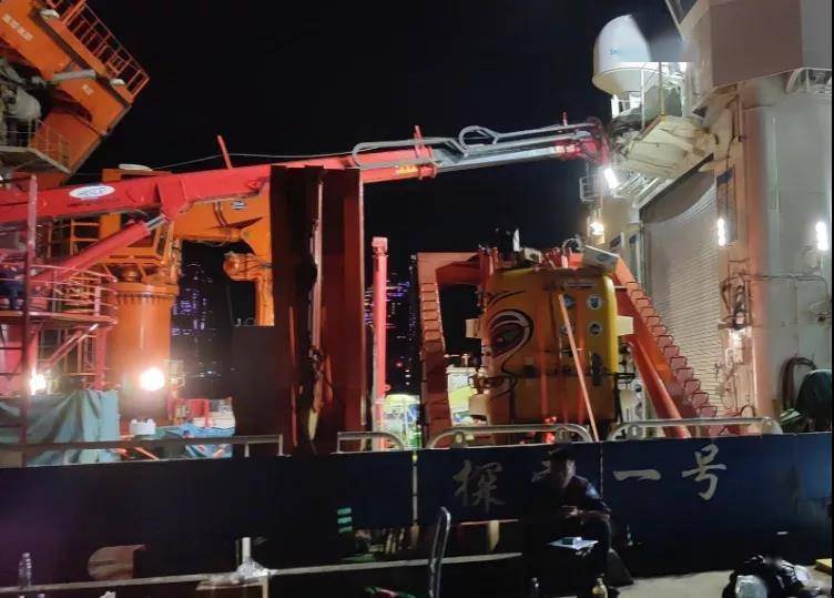 10896米！哈工程“悟空号”AUV再创潜深纪录！