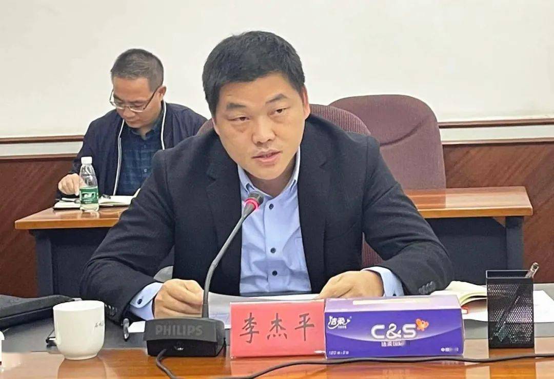 转作风再出发开新局提振精气神聚力抓招商