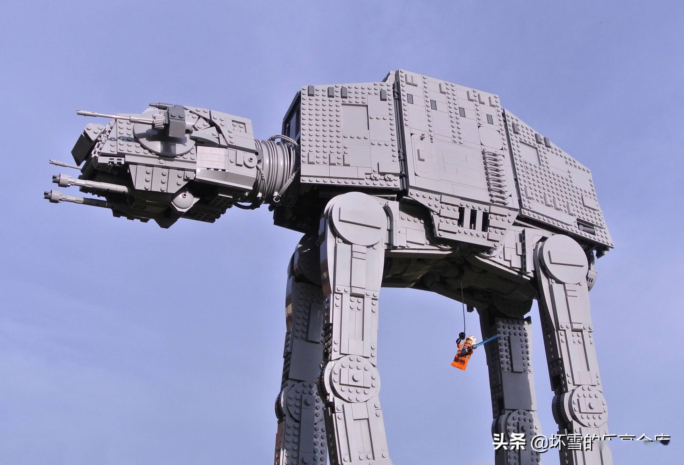 史无前例的巨大机甲,云测评乐高75313帝国步行机_套装_电影_霍斯