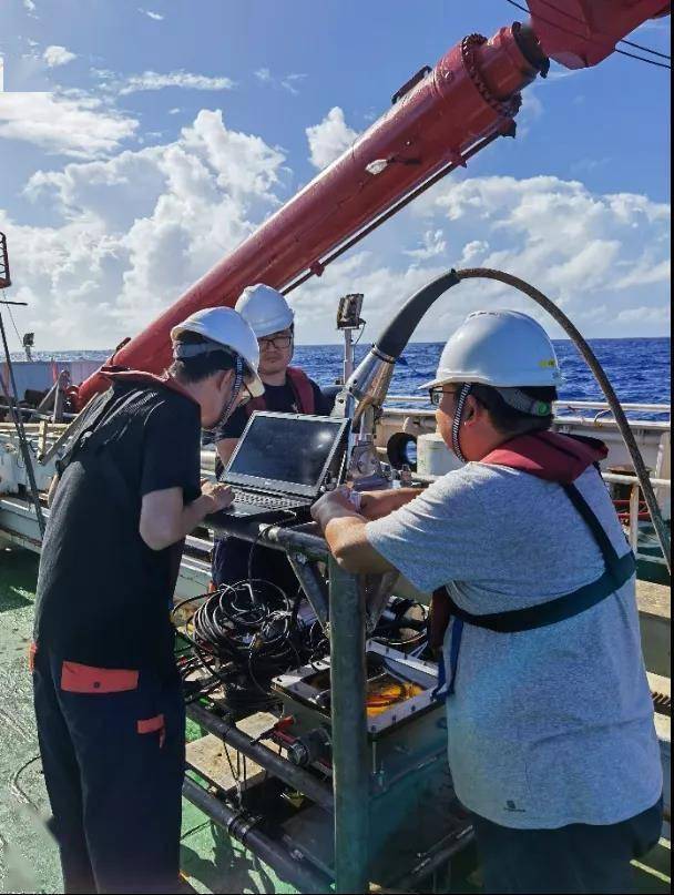 10896米！哈工程“悟空号”AUV再创潜深纪录！