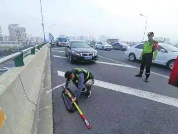 就近道路救援服务 e7ca951304074cacb30702aa73de4752.jpeg