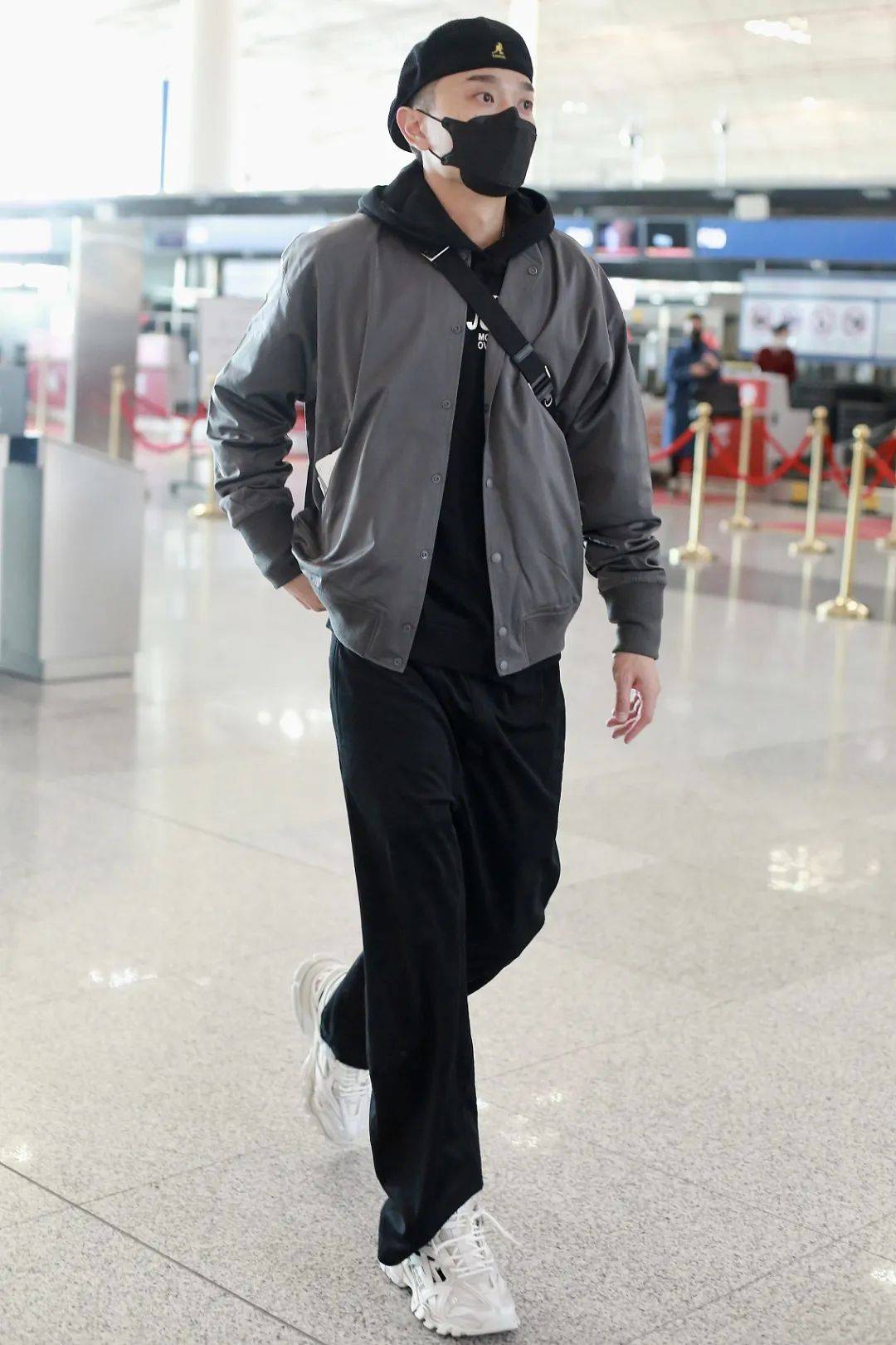 男星街拍|井柏然解锁"蓝友系"穿搭,小李子和查尔斯王子同框