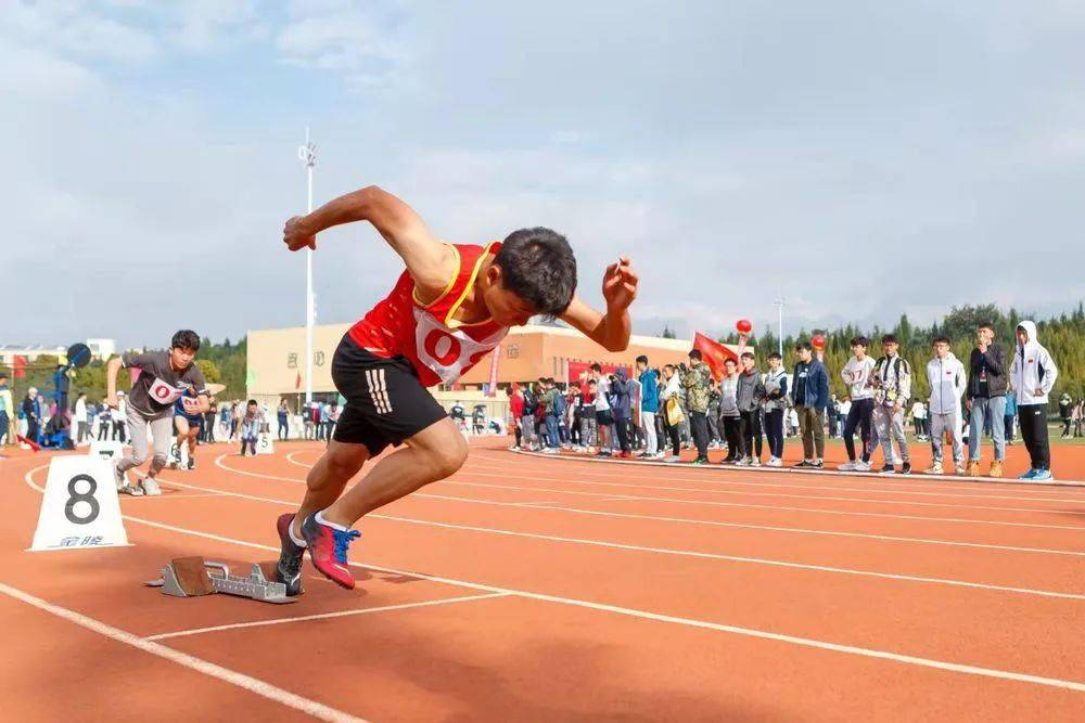 大学|中长跑、引体向上…不及格没有毕业证，“最严体育校规”上热搜，家长们要重视运动！