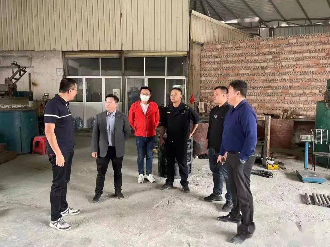 安全生产市城市管理局副局长施少峰带队到安海镇开展三合一场所专项