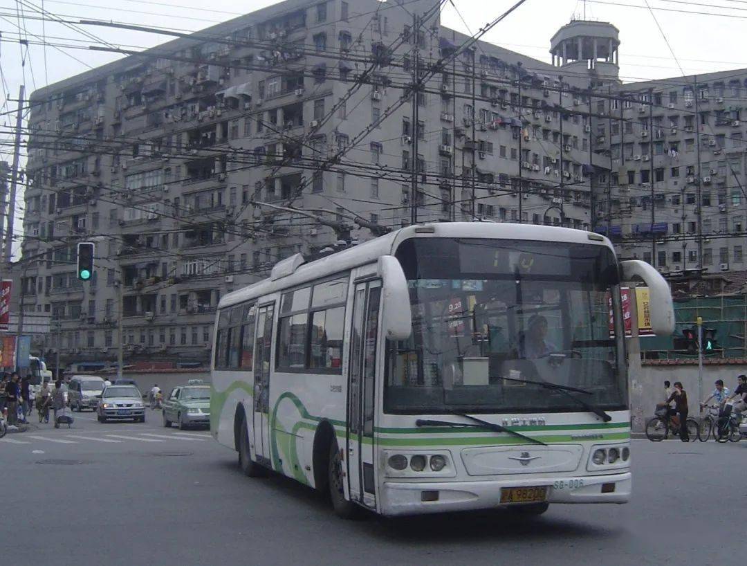 记忆中华无轨电车第一线14路电车你对ta了解多少