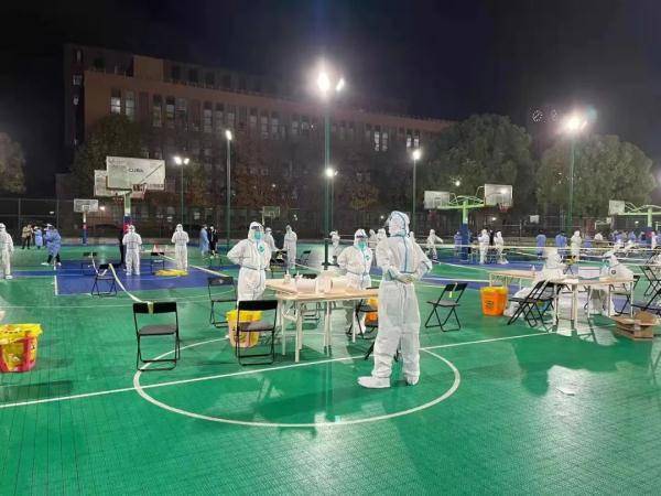 海报|这组海报刷屏了！背后的故事更戳心