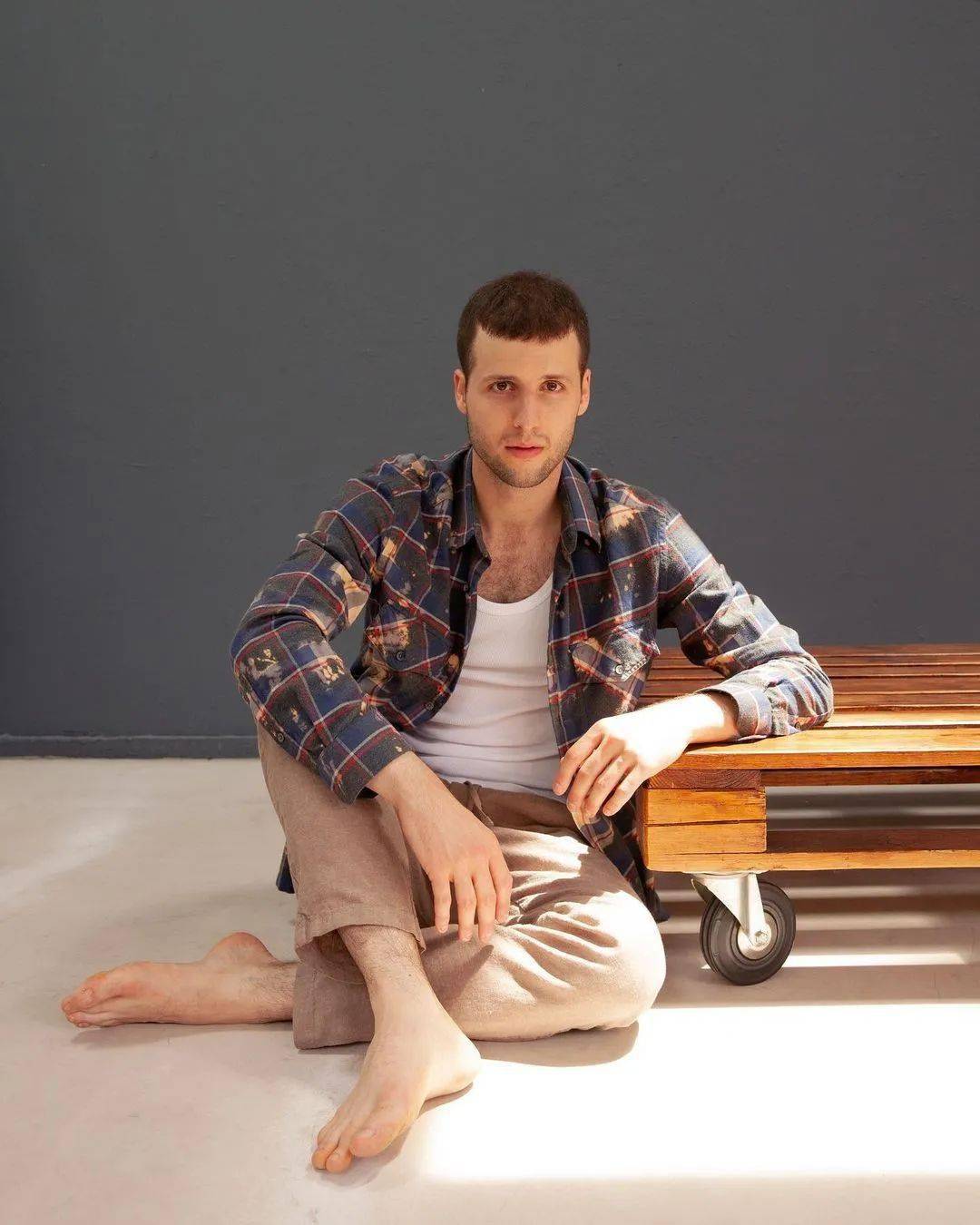 Silv|我喜欢他艺术作品中对神秘、哲学、诗意的反思…