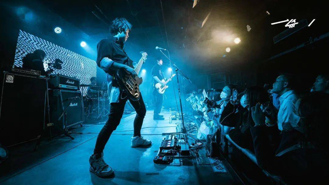 白鲨jaws音乐是我们超越生活的反引力