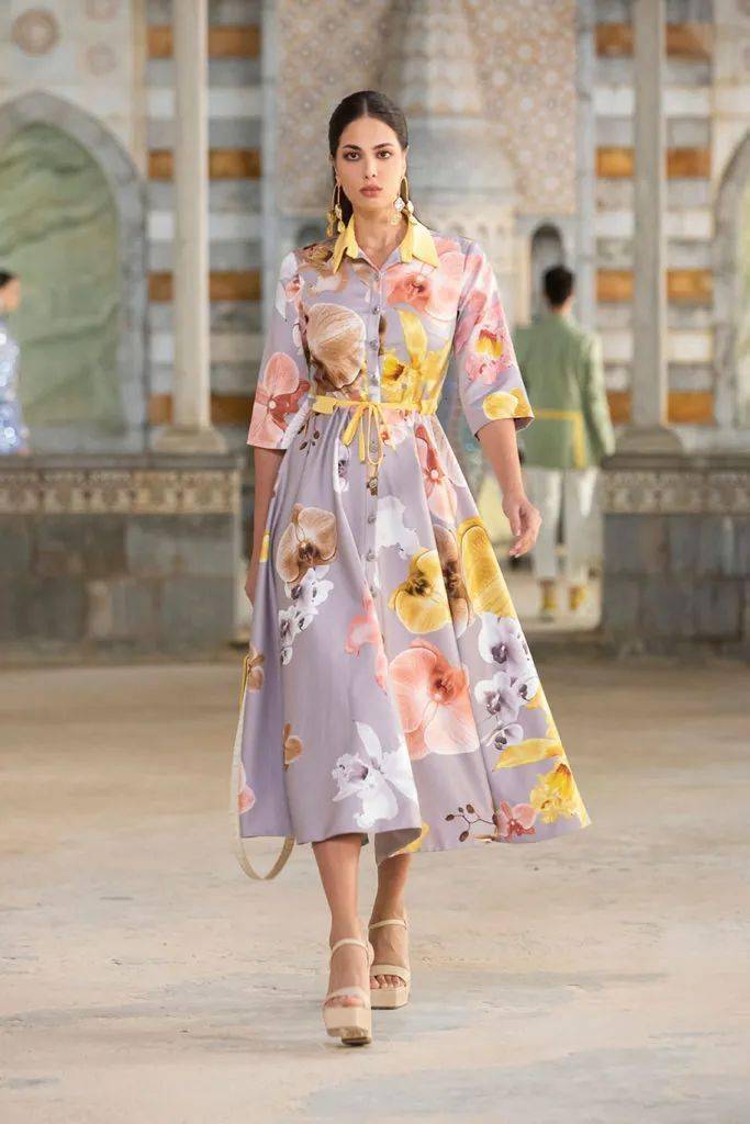 秀场【秀场】2022 春夏成衣系列 – GEORGES HOBEIKA