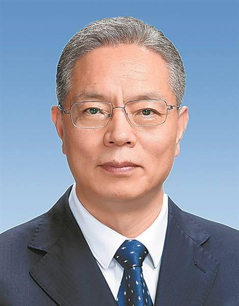 何仁学同志房灵敏同志何文浩同志徐海荣同志刘小明同志蓝天立同志刘