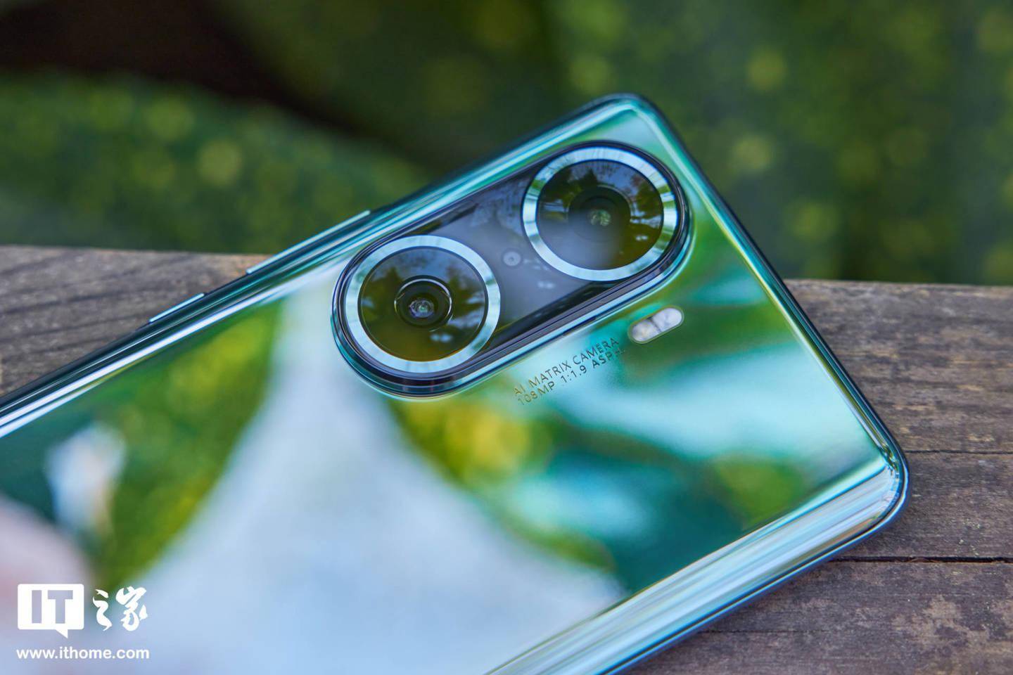 荣耀 60 Pro 首发评测：美学基因浓厚，影像体验进阶