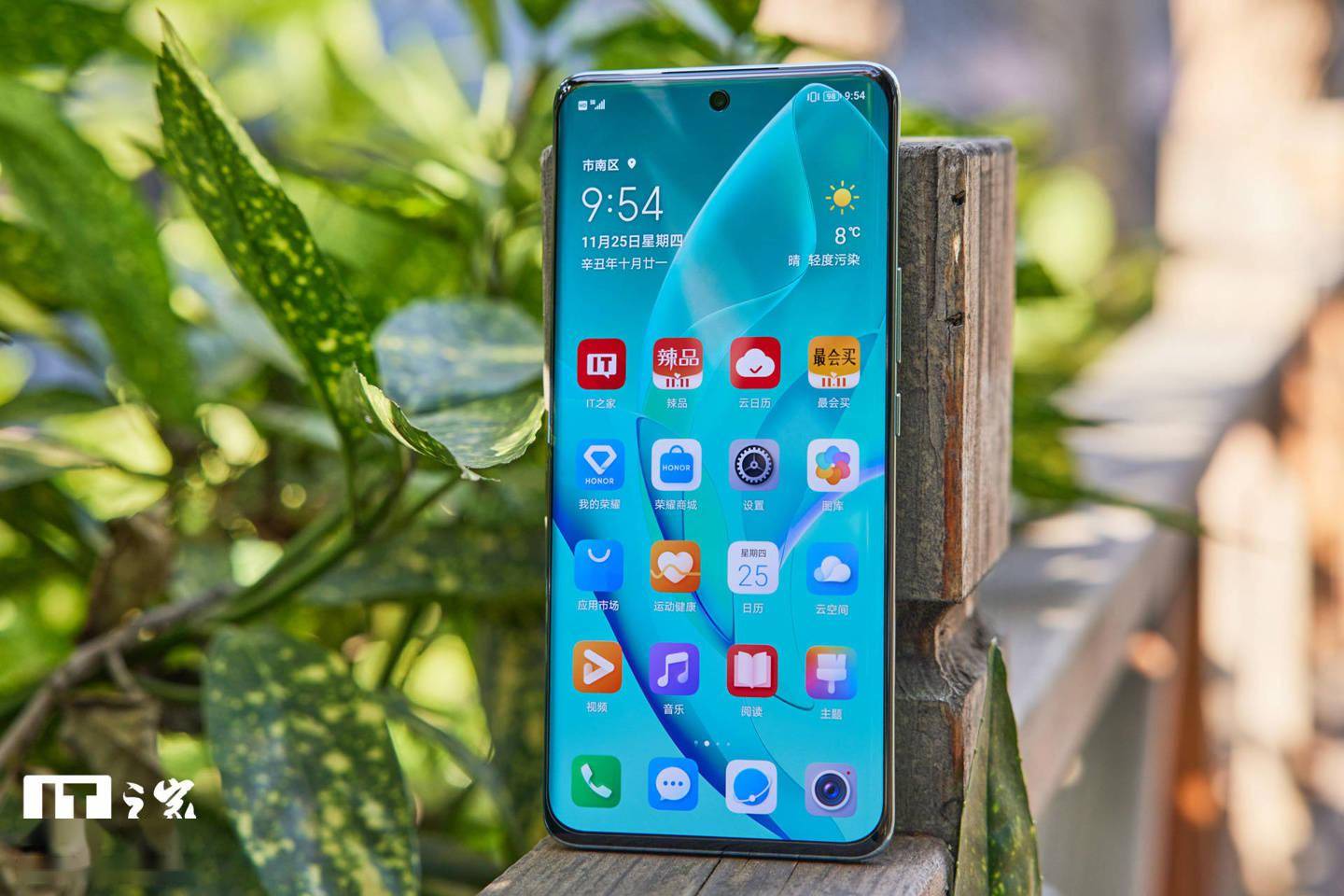 荣耀 60 Pro 首发评测：美学基因浓厚，影像体验进阶