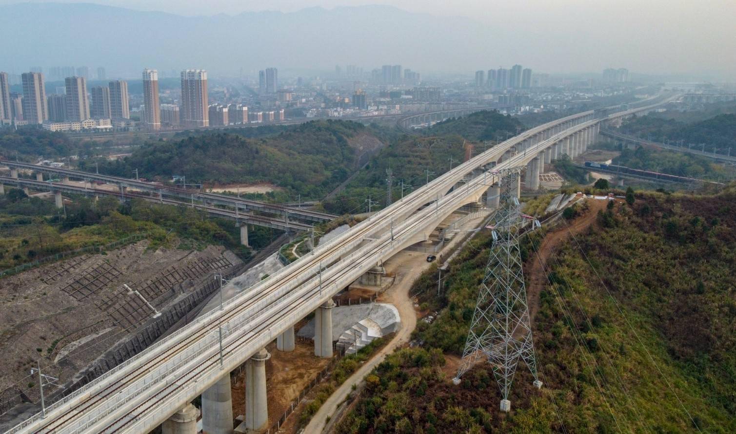 开通在即!安九高铁全线开始试运行