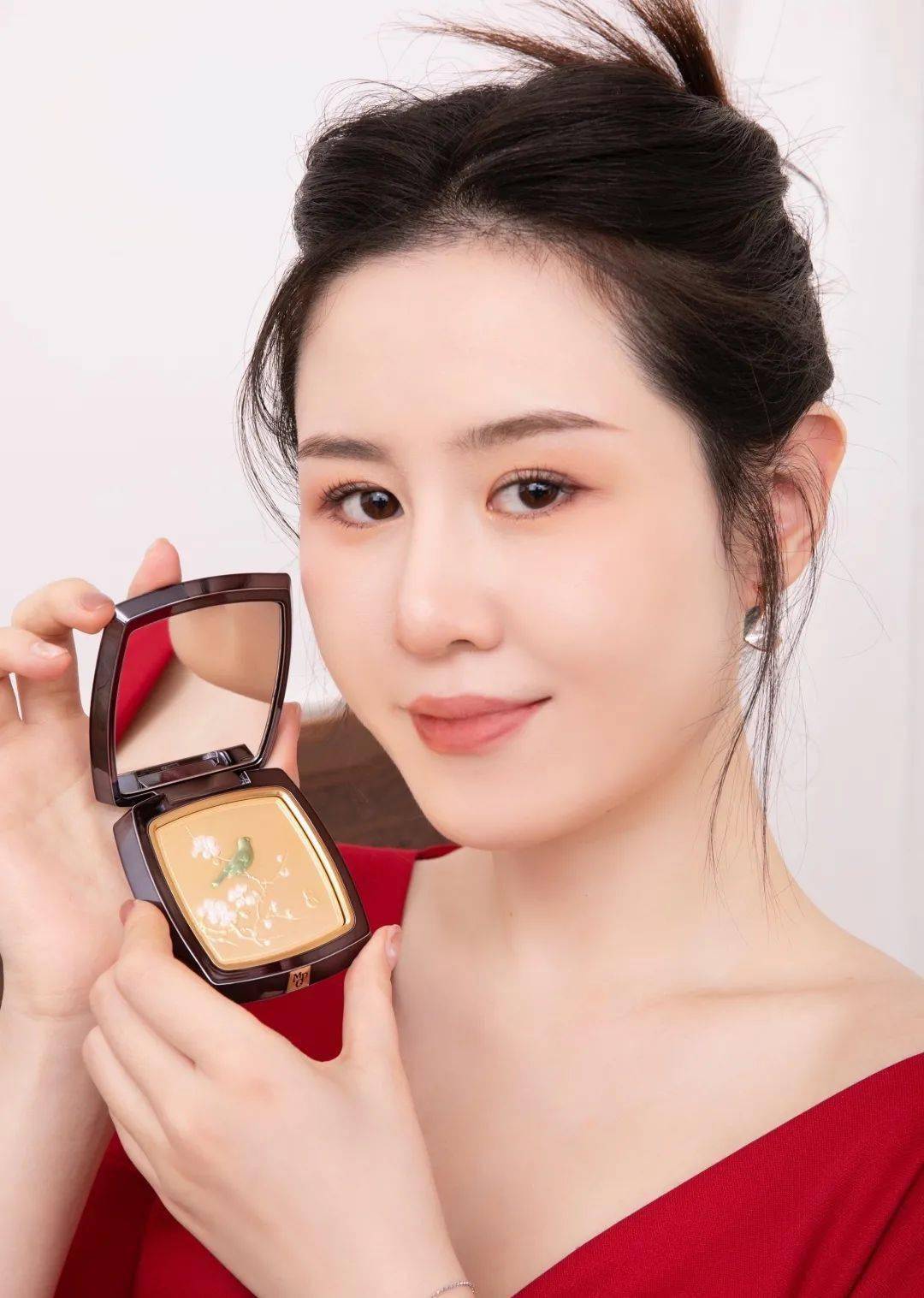 古风年底“卷”风盛行的时尚红毯，我学会了女明星们的古风绝招！（文末有福利！）