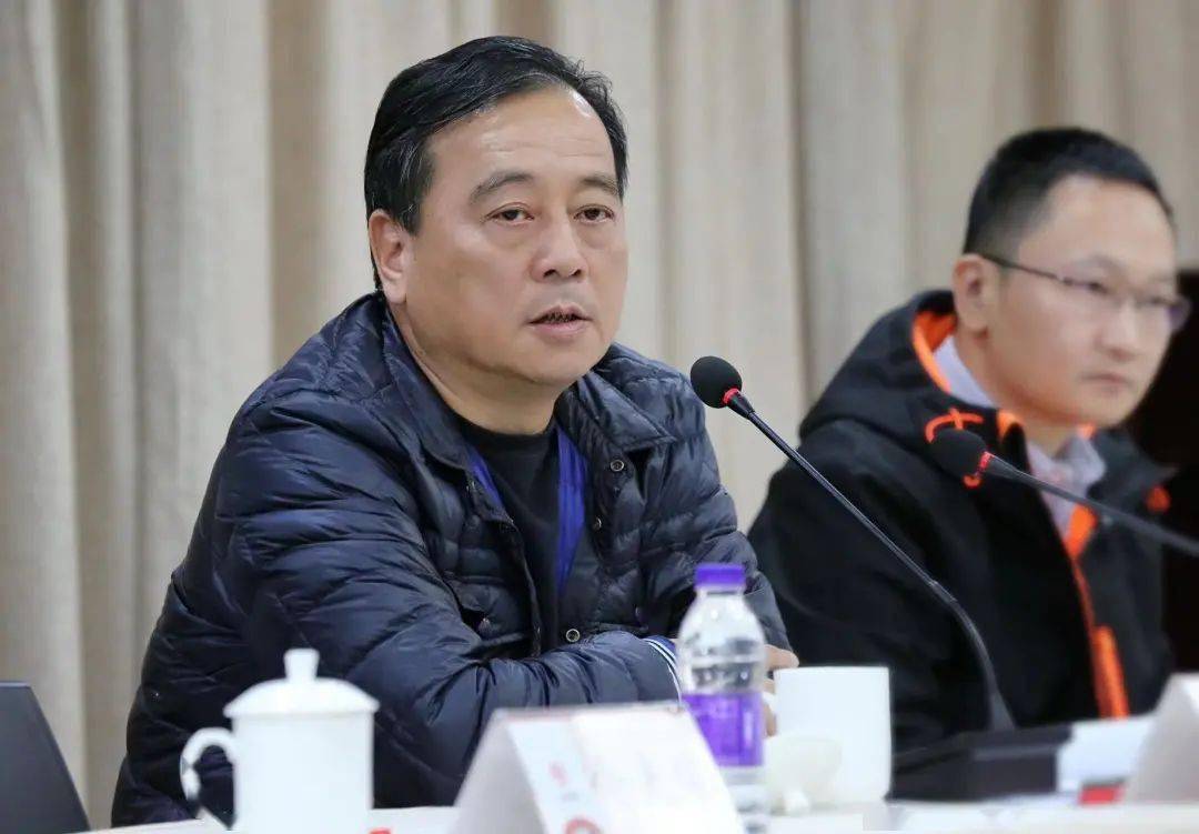 邵伟中要求,领导班子要尽快做好工作交接,全力确保今年生产任务全面