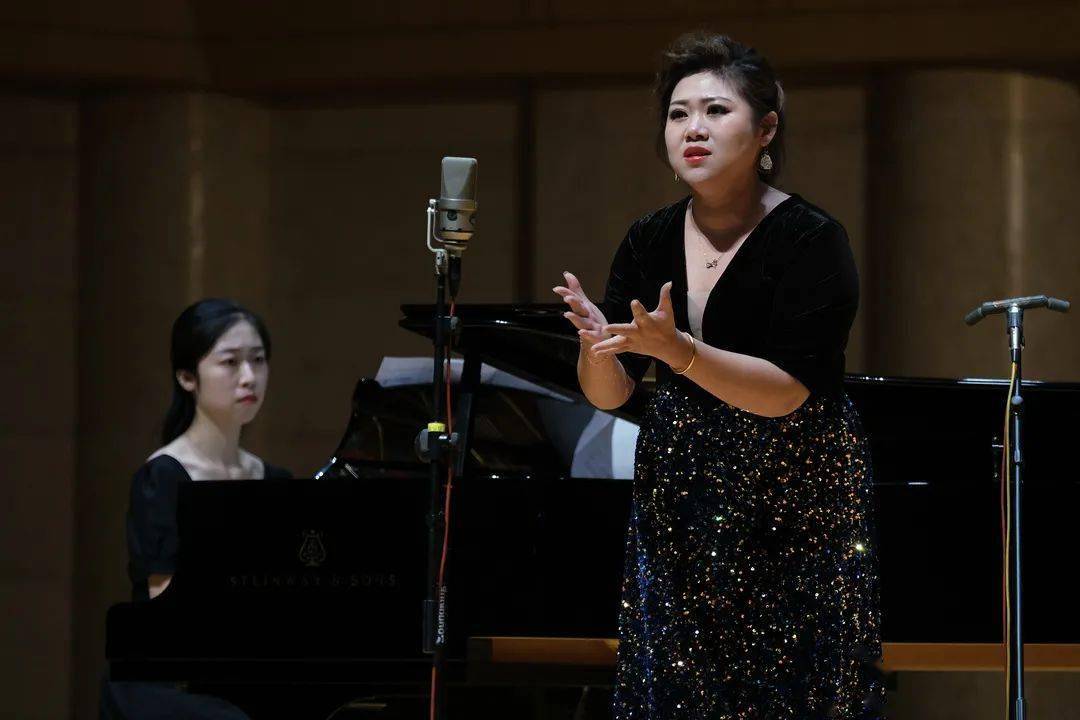 进行曲合唱指挥 106b58eb183142bc9c0ad2941dbf035c.jpeg