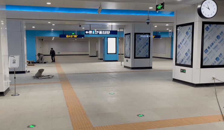 2号线一期地下站相关设备正在紧张调试地下乘车平台已准备完善芜湖