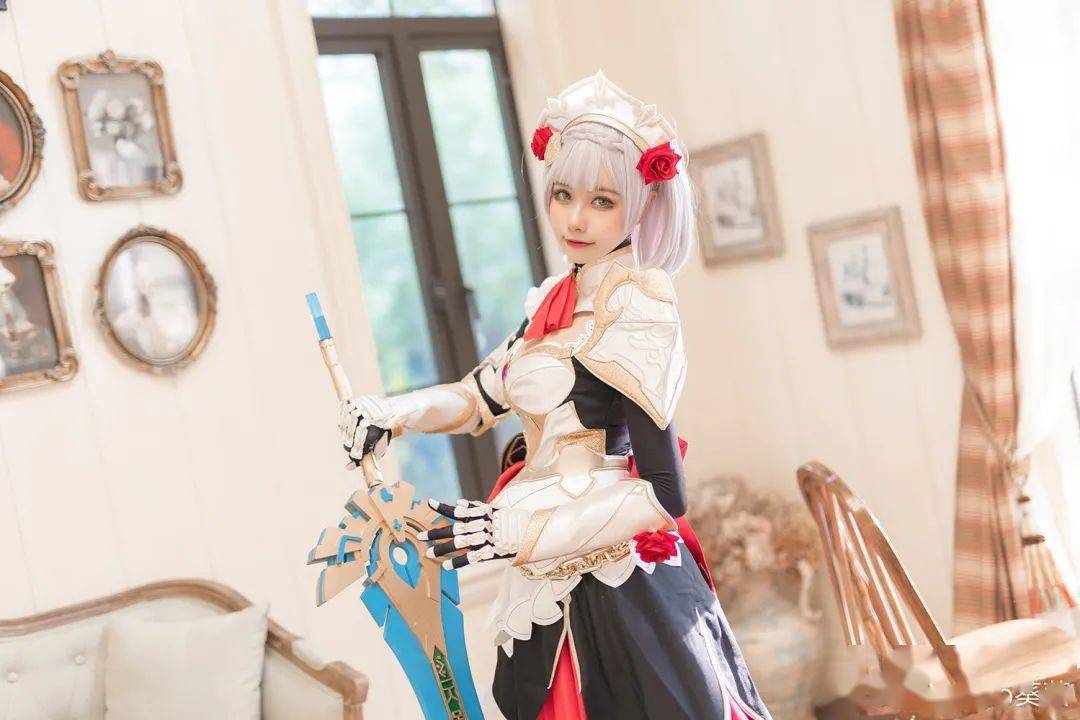 二次元cos诺艾尔女神