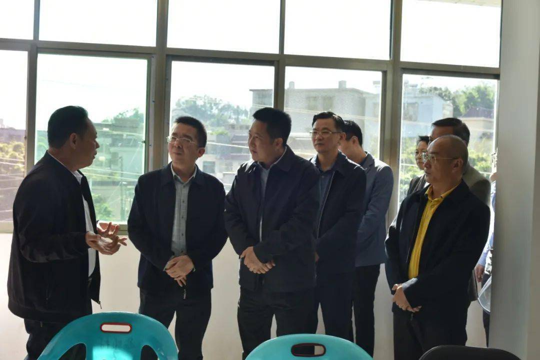 副市长林映群,船埔镇党委书记房美创等一行人陪同下,沙田镇党政代表团